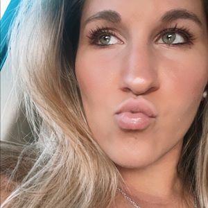 Meet your Posher, Brooke